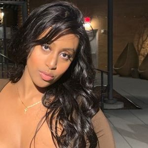 Meet your Posher, Saron